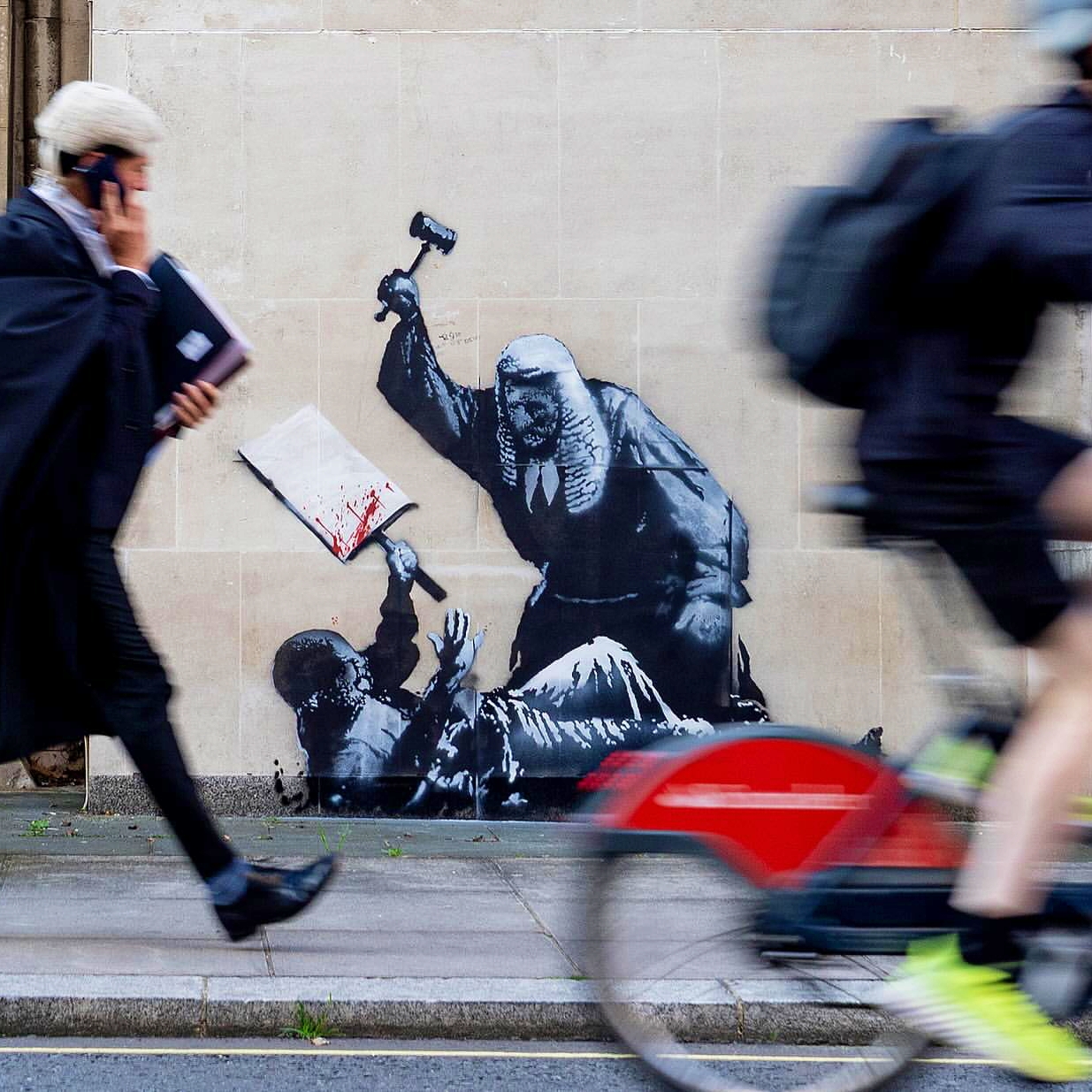 Banksy eserleri: Kamu maliyeti 150 bin sterline ulaştı